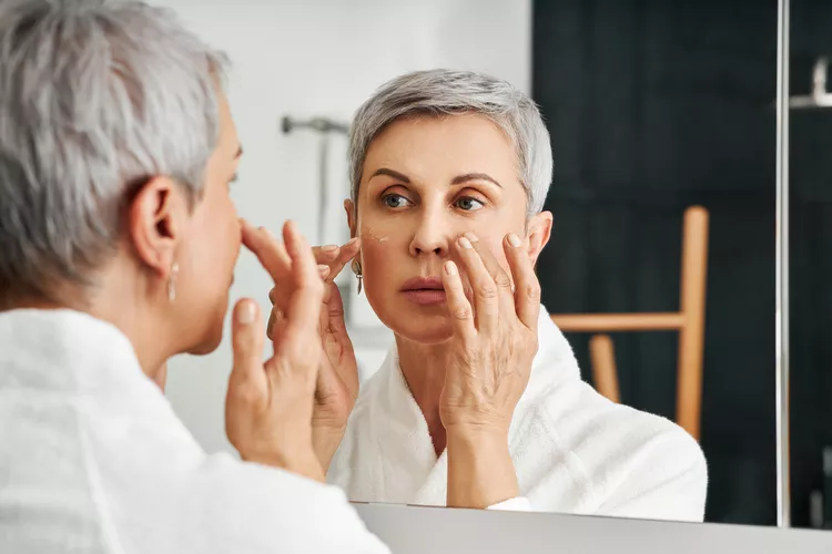 Top 5 Reason to use retinol nightly skincare routine. A-Ret contains Vitamin A derivative, which repairs skin, and combat acne.