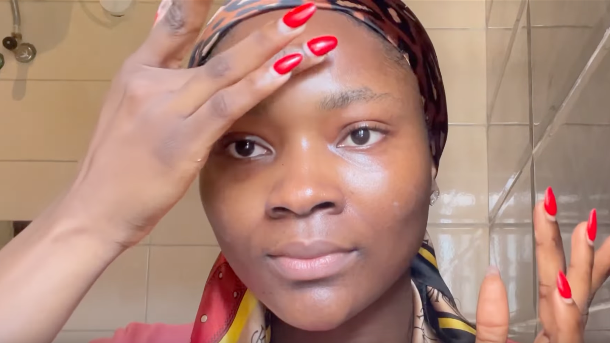 Using a pea-size of A-Ret Gel Retinol Serum